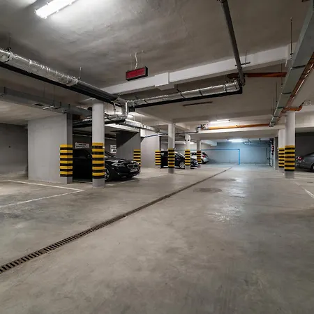 4 Pory Roku Basen Sauna 200m Plaza